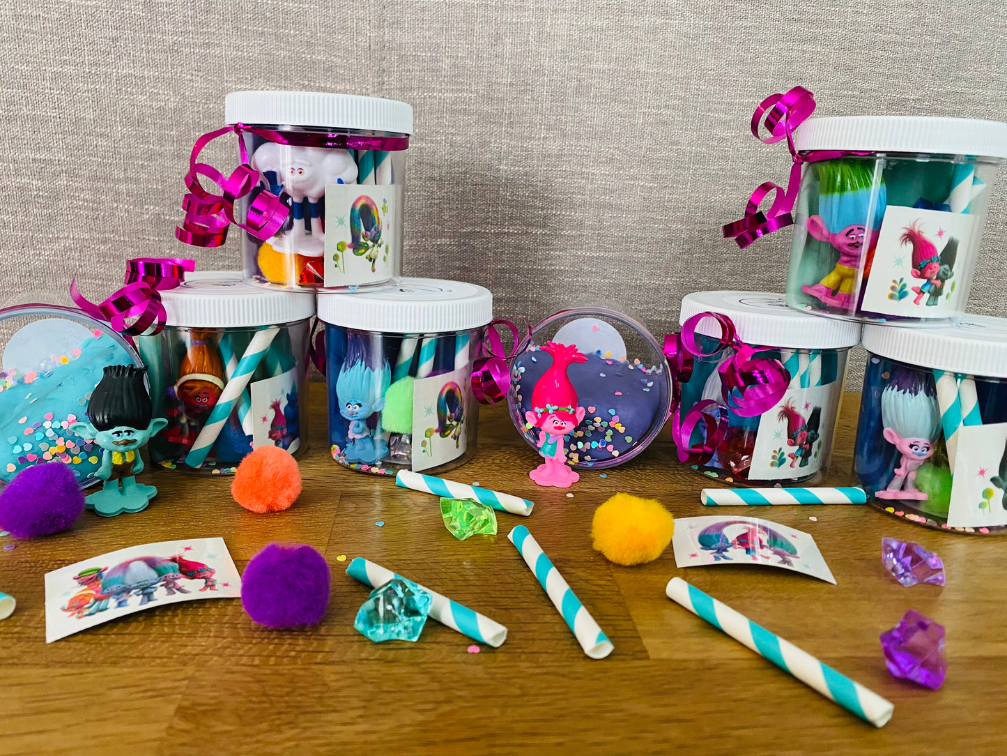 Trolls Play-Dough Party Favours