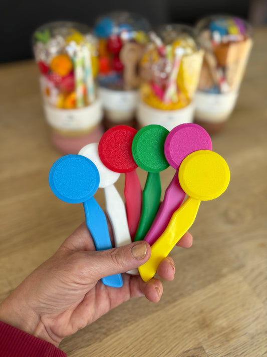 Round play-dough cutter