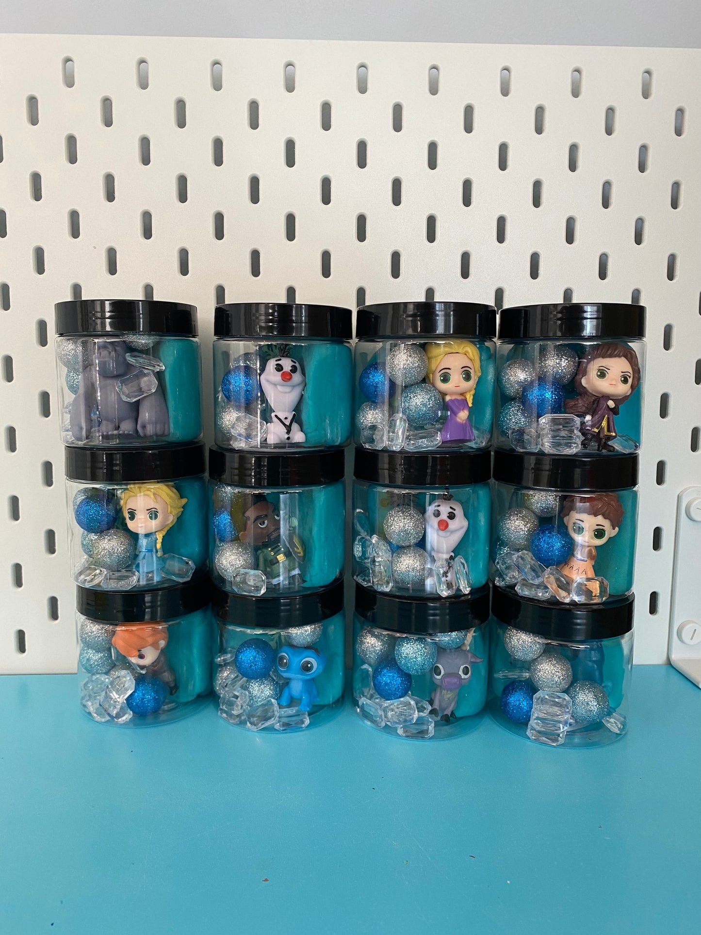 Frozen Party Play-Dough Jars